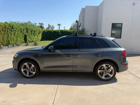 Used 2020 Audi Q5 2.0T Titanium Premium Plus w/ Premium Plus Package AWD/4WD image 20