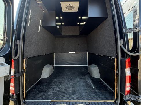 Used 2012 Mercedes-Benz Sprinter 2500 image 15