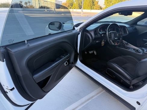 Used 2020 Dodge Challenger R/T Scat Pack image 9