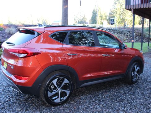 Used 2016 Hyundai Tucson Limited w/ Option Group 03 AWD/4WD image 5