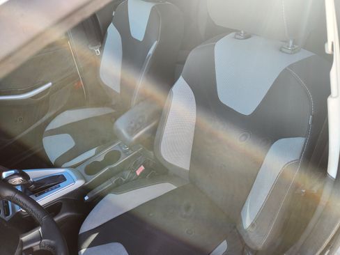 Used 2012 Ford Focus SE image 9