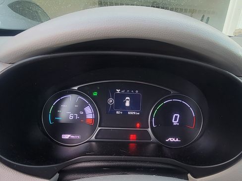 Used 2018 Kia Soul EV image 12
