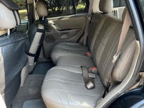Used 2004 Jeep Grand Cherokee Laredo w/ Tan Your Hide Group image 11