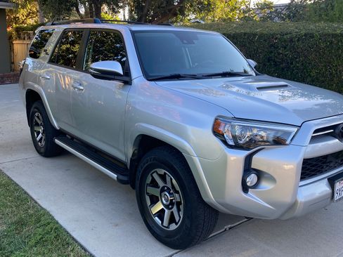 Used 2020 Toyota 4Runner TRD Off-Road Premium w/ Moonroof Package AWD/4WD image 1