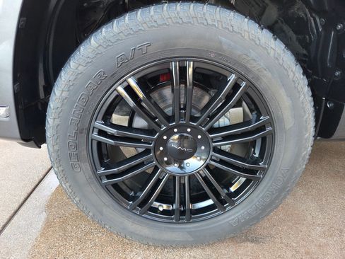 Used 2018 Toyota 4Runner Limited image 8