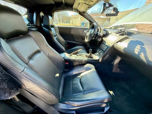 Used 2004 Nissan 350Z Touring image 5