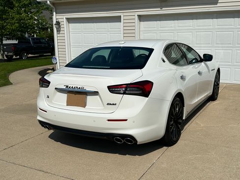 Used 2021 Maserati Ghibli S RWD image 13