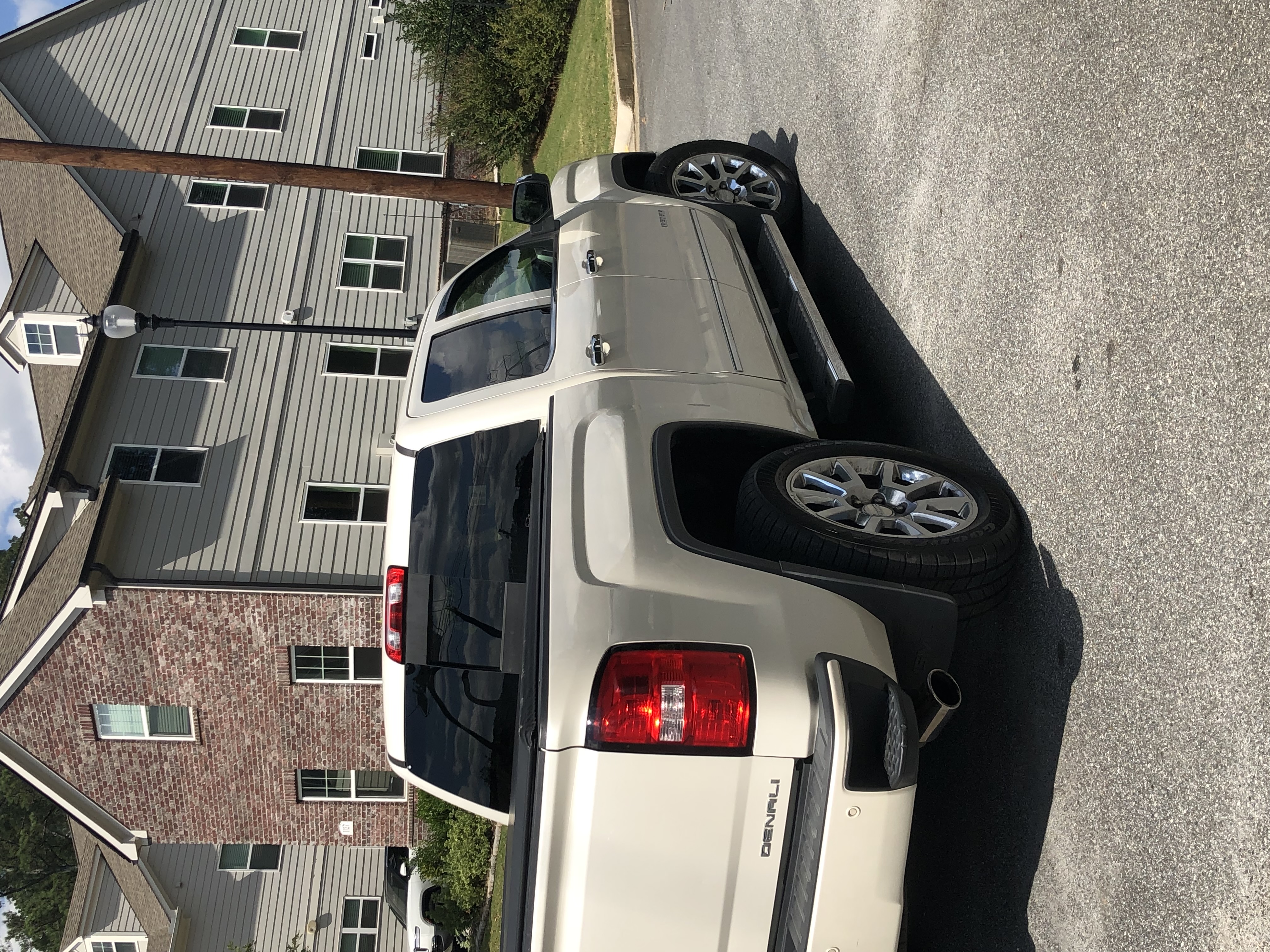 Used 2015 GMC Sierra 1500 Denali AWD/4WD image 10