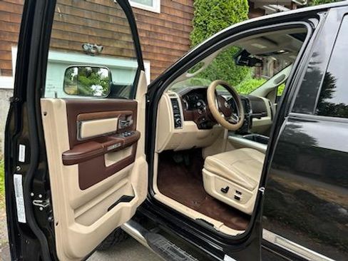 Used 2016 RAM 3500 Laramie image 11