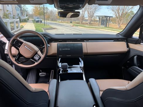 Used 2024 Land Rover Range Rover Sport Dynamic SE image 10