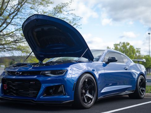 Used 2021 Chevrolet Camaro ZL1 RWD image 13