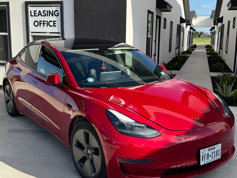 Used 2023 Tesla Model 3 Standard Range RWD image 1