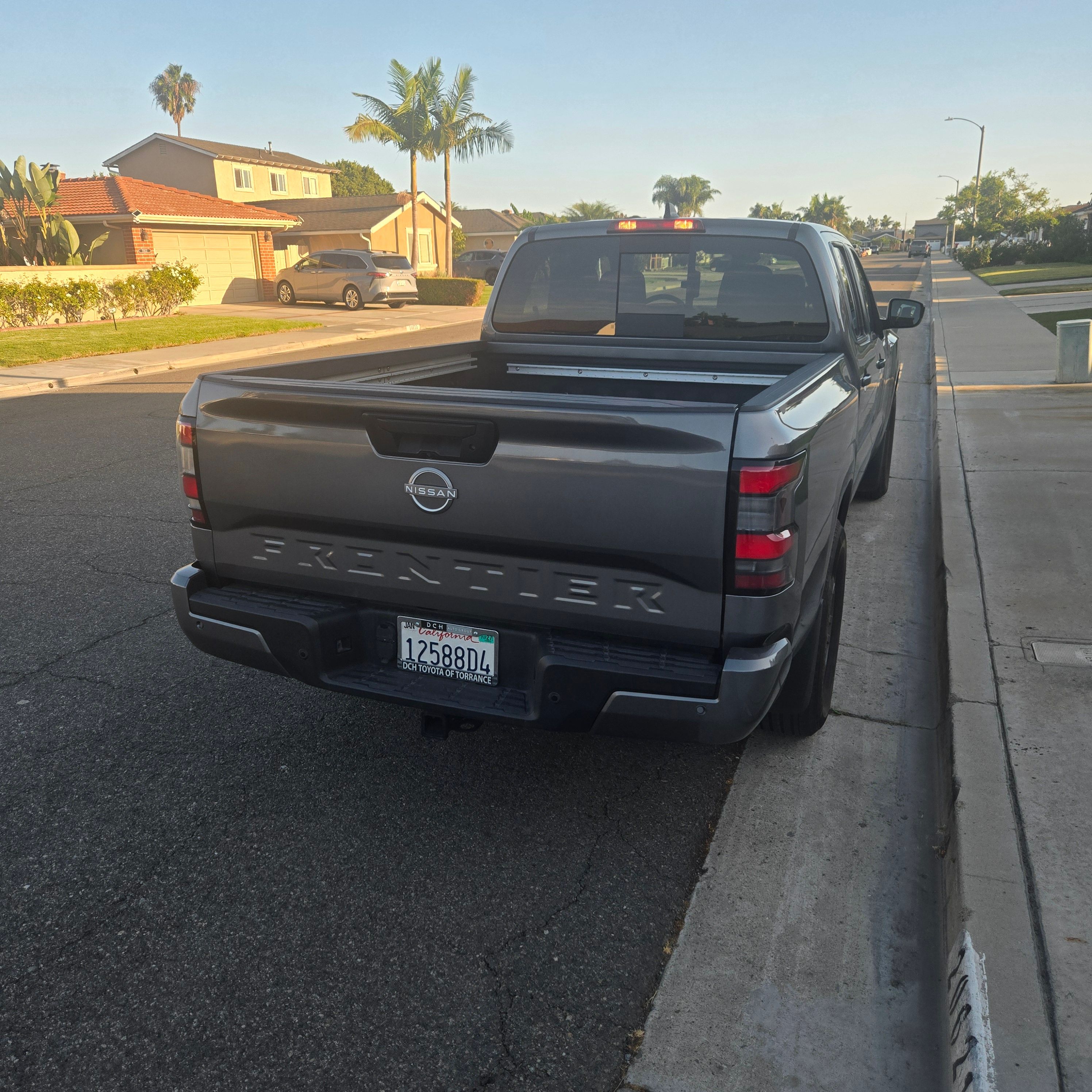 Used 2025 Nissan Frontier SV w/ SV Convenience Package RWD image 4