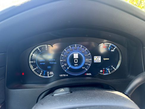 Used 2019 Cadillac Escalade ESV Premium Luxury image 8