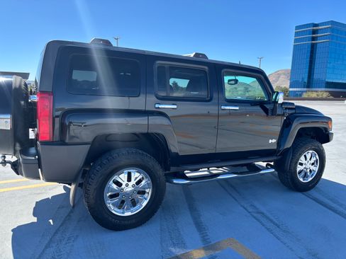 Used 2009 HUMMER H3 Alpha image 9