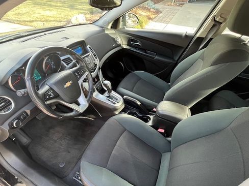 Used 2011 Chevrolet Cruze Eco image 8