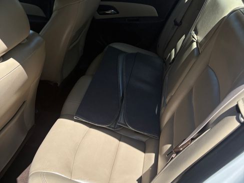 Used 2014 Chevrolet Cruze LTZ w/ RS Package FWD image 9