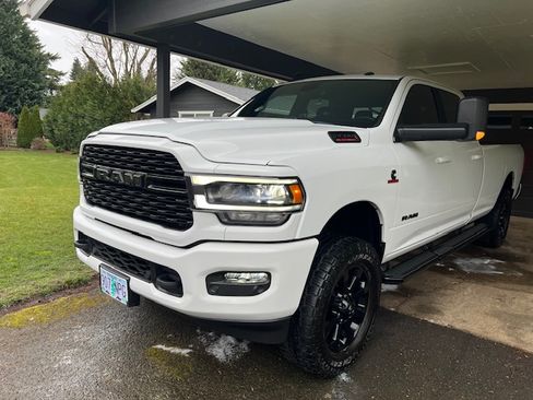 Used 2022 RAM 3500 Big Horn w/ Level C Equiment Group image 1