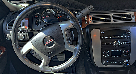 Used 2014 GMC Yukon SLT AWD/4WD image 10