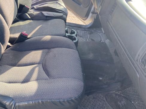 Used 2004 Chevrolet Silverado 2500 W/T RWD image 9