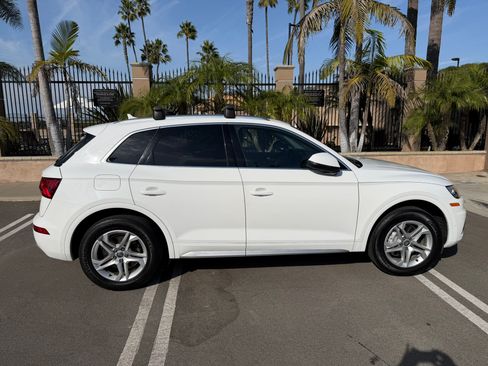 Used 2019 Audi Q5 2.0T Premium w/ Convenience Package image 1
