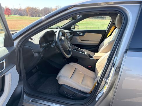 Used 2021 Polestar Polestar 2 w/ Performance Package image 16