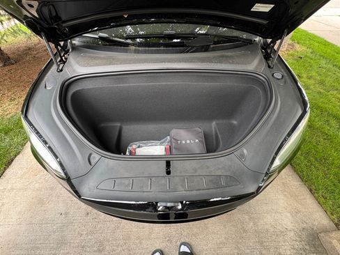 Used 2023 Tesla Model X image 10