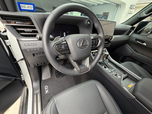 Used 2026 Lexus GX 550 AWD/4WD image 20
