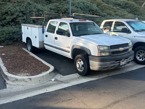 Used 2003 Chevrolet Silverado 3500 2WD Crew Cab image 1