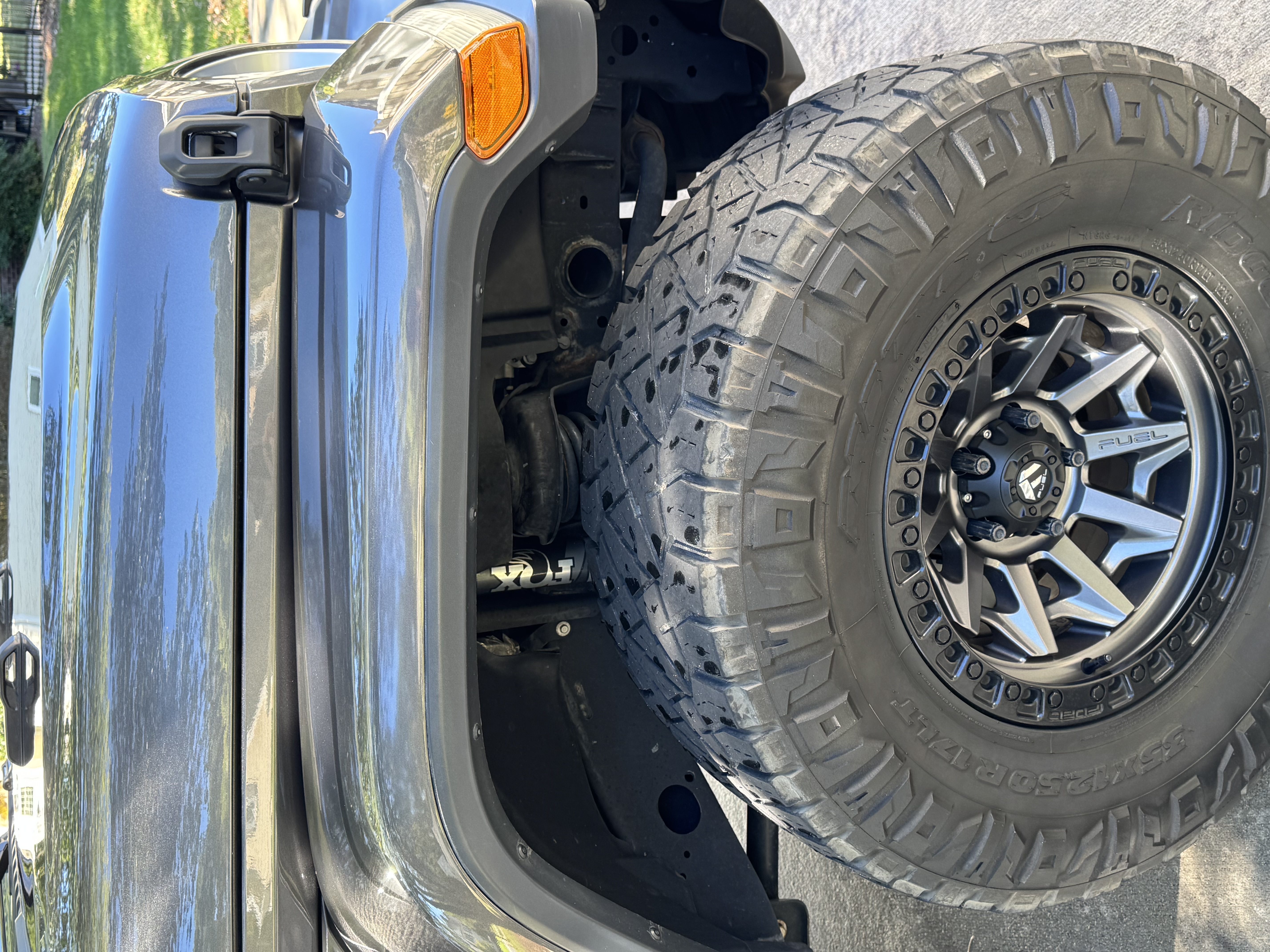 Used 2018 Jeep Wrangler Unlimited Sahara w/ Dual Top Group AWD/4WD image 12