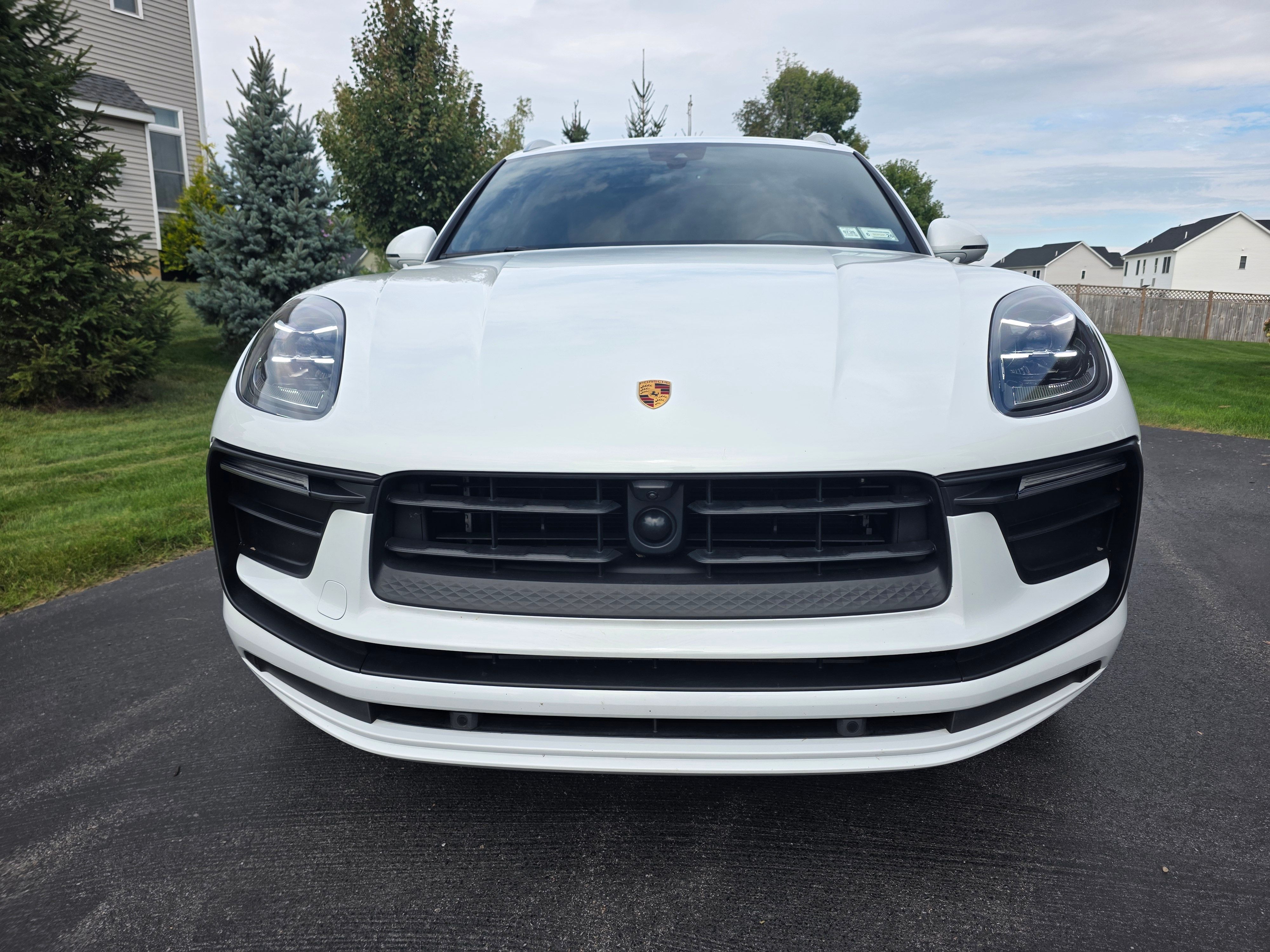 Used 2024 Porsche Macan Turbo AWD/4WD image 4