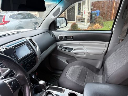 Used 2015 Toyota Tacoma 4x4 Double Cab image 13