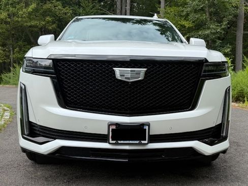 Used 2022 Cadillac Escalade Sport w/ Touring Package image 2