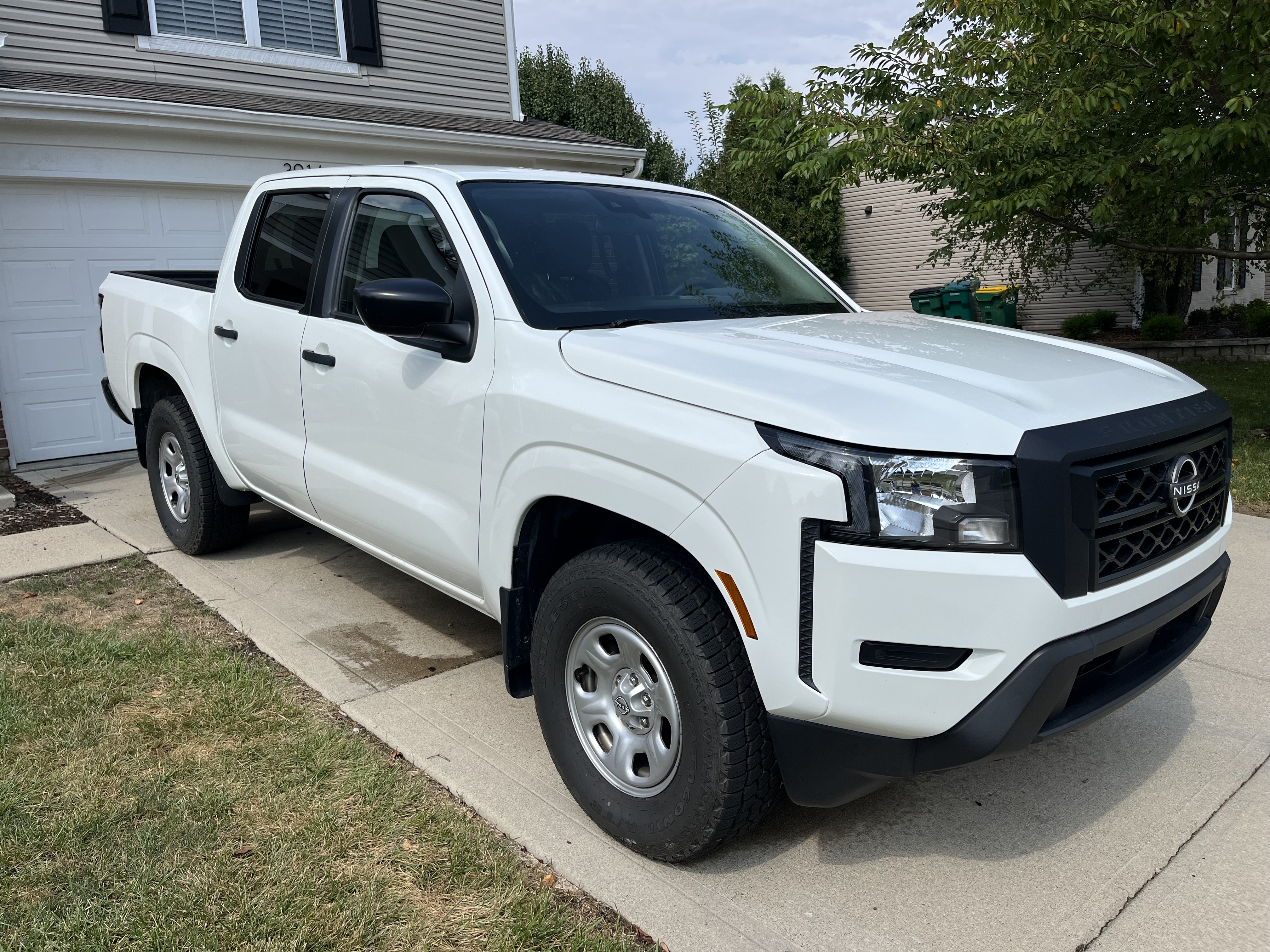 Used 2022 Nissan Frontier S w/ Technology Package AWD/4WD image 2