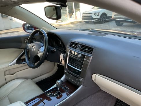 Used 2013 Lexus IS 250 AWD w/ Premium Pkg image 9