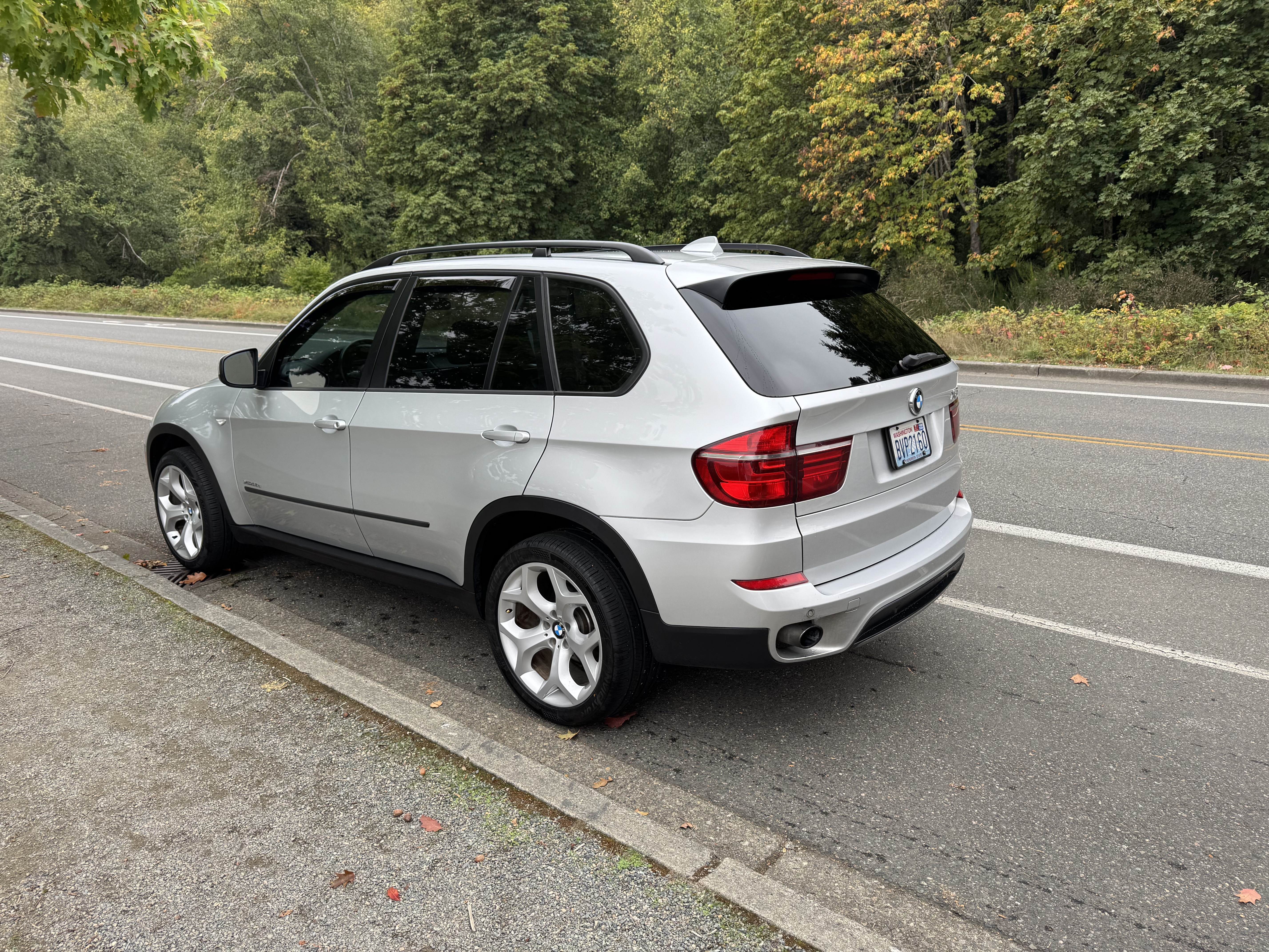 Used 2011 BMW X5 xDrive35d AWD/4WD image 2