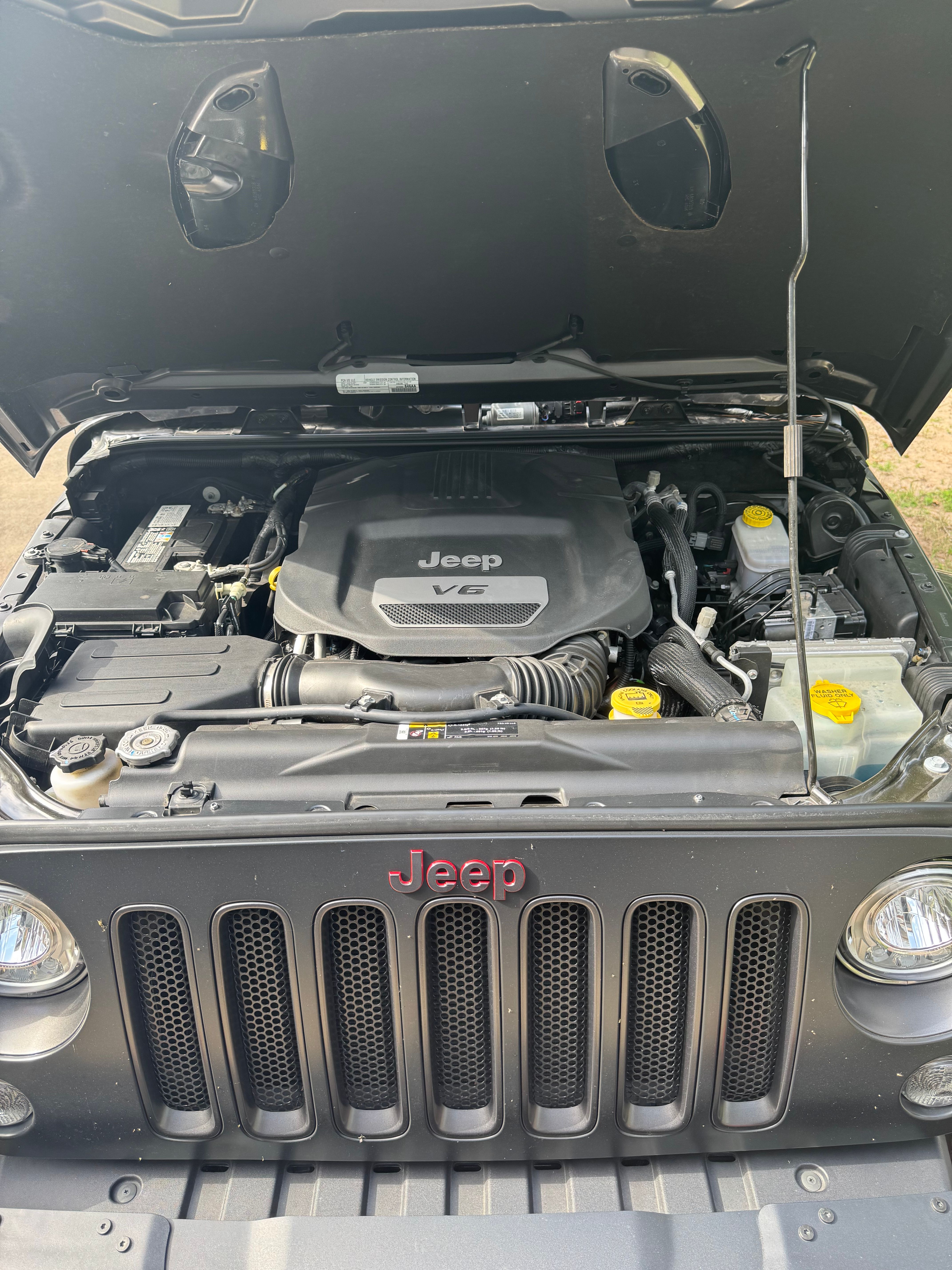 Used 2017 Jeep Wrangler Unlimited Rubicon AWD/4WD image 14
