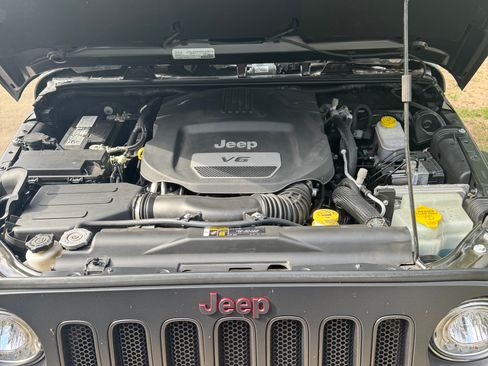 Used 2017 Jeep Wrangler Unlimited Rubicon image 14