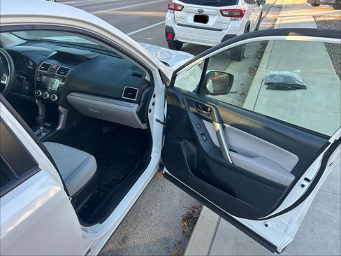 Used 2017 Subaru Outback 3.6R Limited image 14