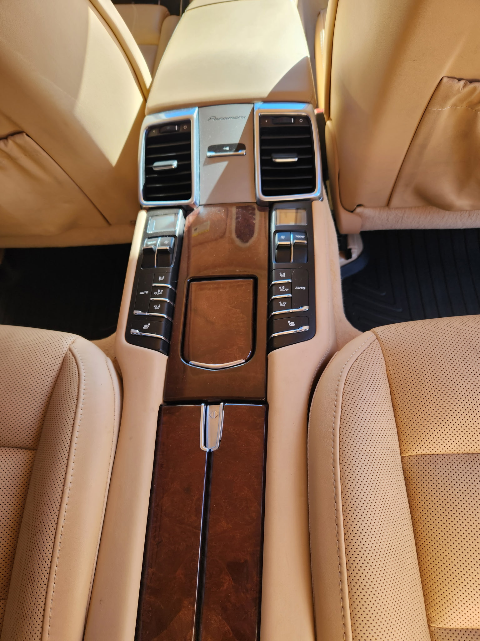 Used 2011 Porsche Panamera Turbo AWD/4WD image 10