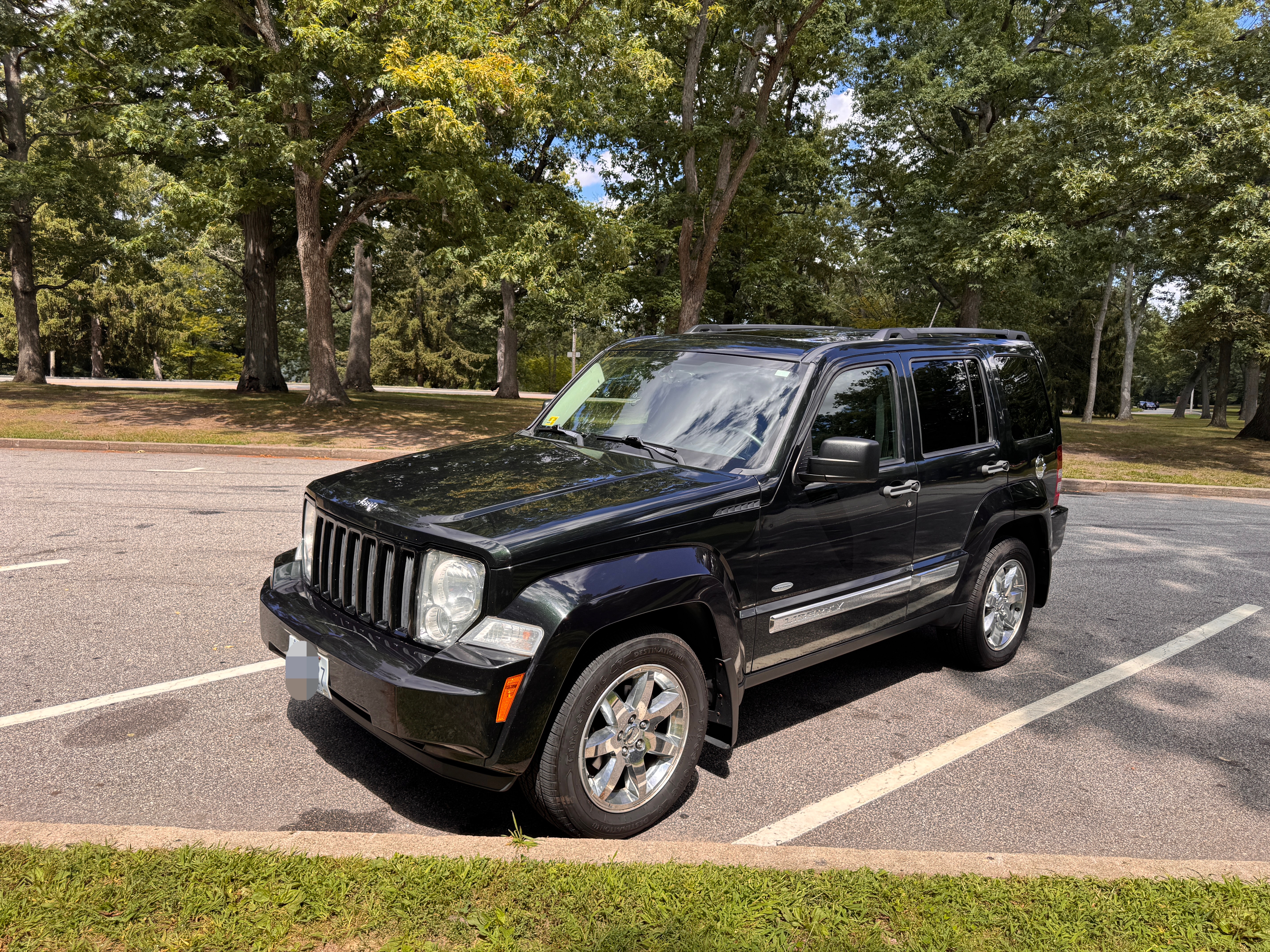 Used 2012 Jeep Liberty Sport AWD/4WD image 1