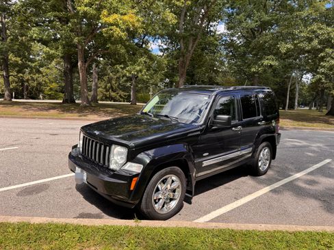 Used 2012 Jeep Liberty Sport AWD/4WD image 1