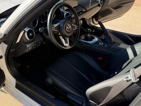 Used 2024 MAZDA MX-5 Miata RF Grand Touring image 6