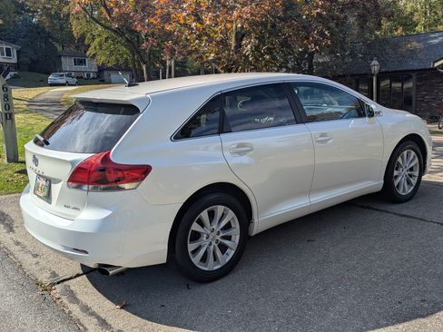 Used 2015 Toyota Venza LE image 6