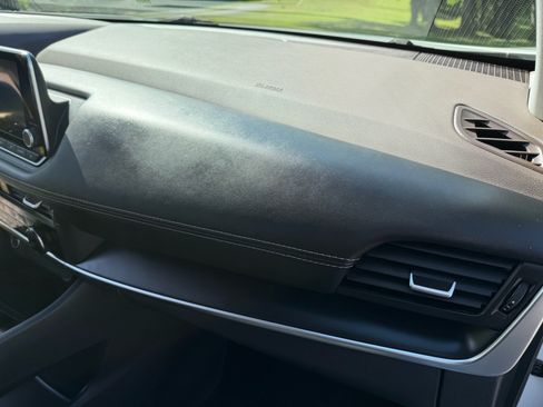 Used 2023 Nissan Rogue S AWD/4WD image 5