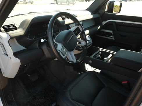 Used 2023 Land Rover Defender 110 S image 22