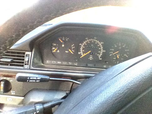 Used 1995 Mercedes-Benz E 300 Sedan image 10