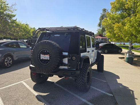 Used 2017 Jeep Wrangler Unlimited Sahara w/ Connectivity Group image 6