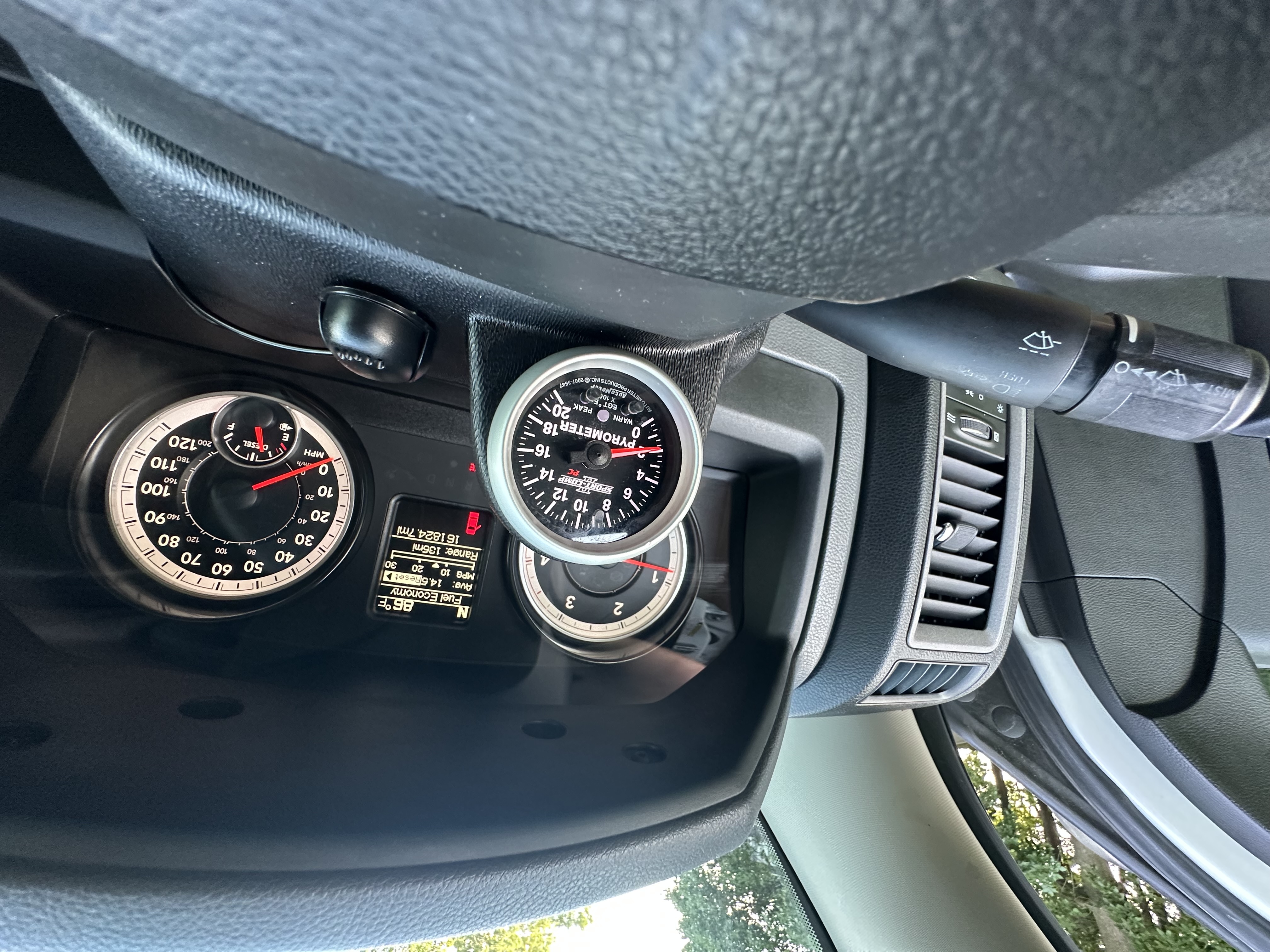Used 2015 RAM 2500 Tradesman AWD/4WD image 23