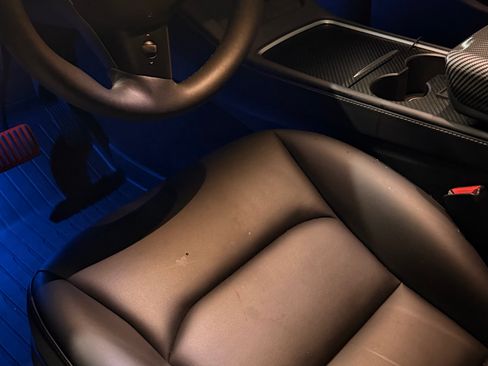 Used 2023 Tesla Model Y AWD image 9